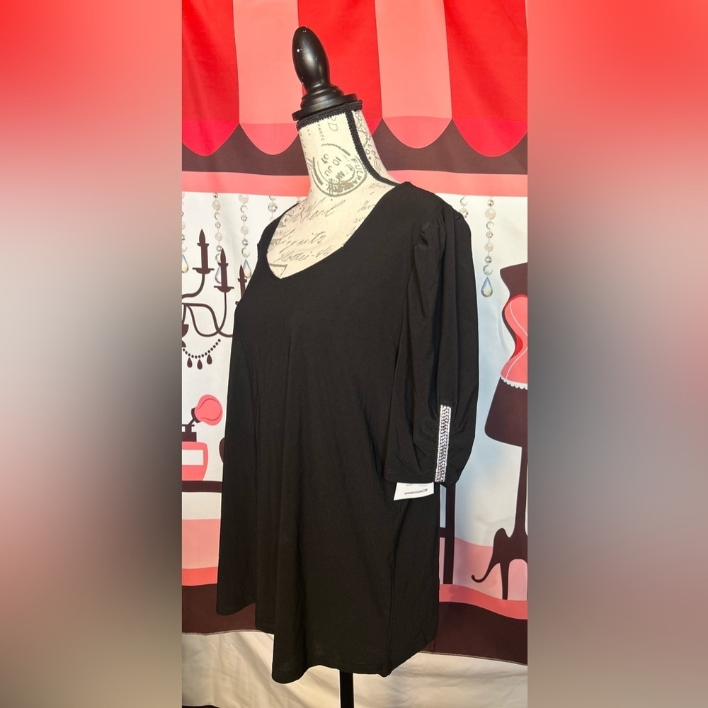 89th & Madison Women’s Black Blouse w/ Rhinestone Accent NWT!​​​